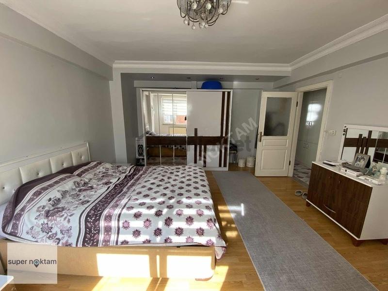Süper Noktam'dan Halkalı'da Satılık 200mt 3+2 Dubleks Daire - 24