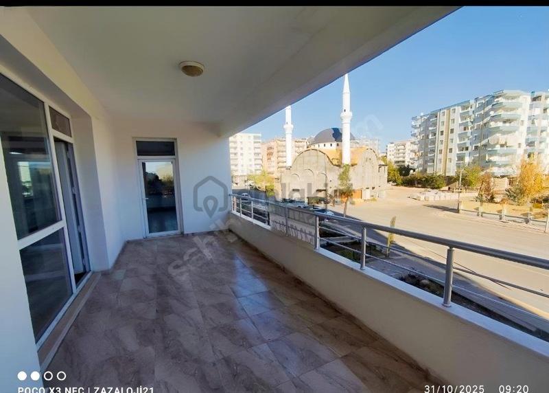 Karen'den Ceylan Avm Taşkıran 2 Sitesi 1.kat 4+1 Kira 38 Bin Tl - 12