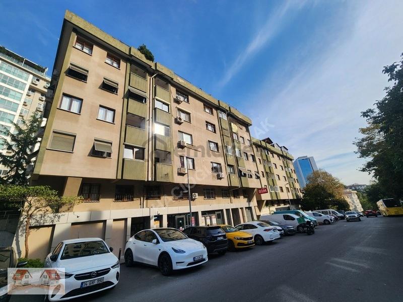 Cadde Üzeri Otoparklı Balkonlu Ferah Temiz Daire - 2