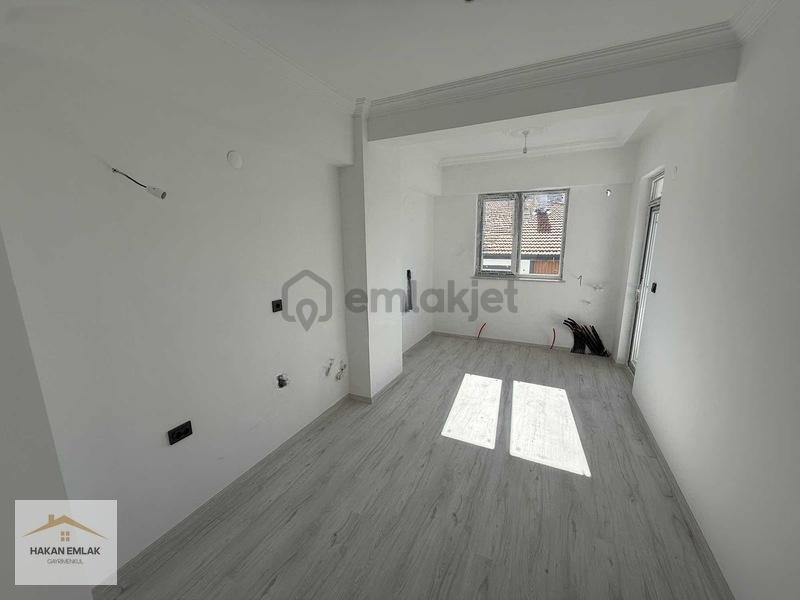 Hakan Emlak'tan Kapaklı'da Satılık Daire!