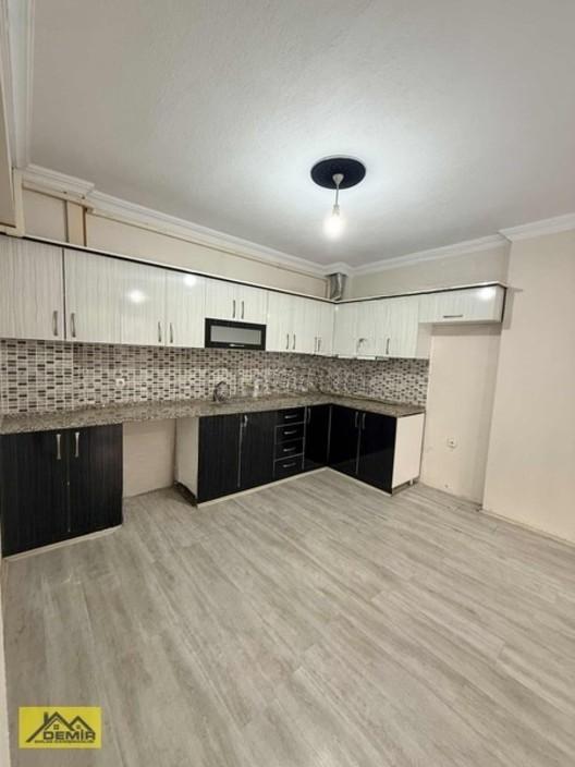 Fatih Mahallesinde Kiralık 3+1 Açık Mutfak Daire - 8