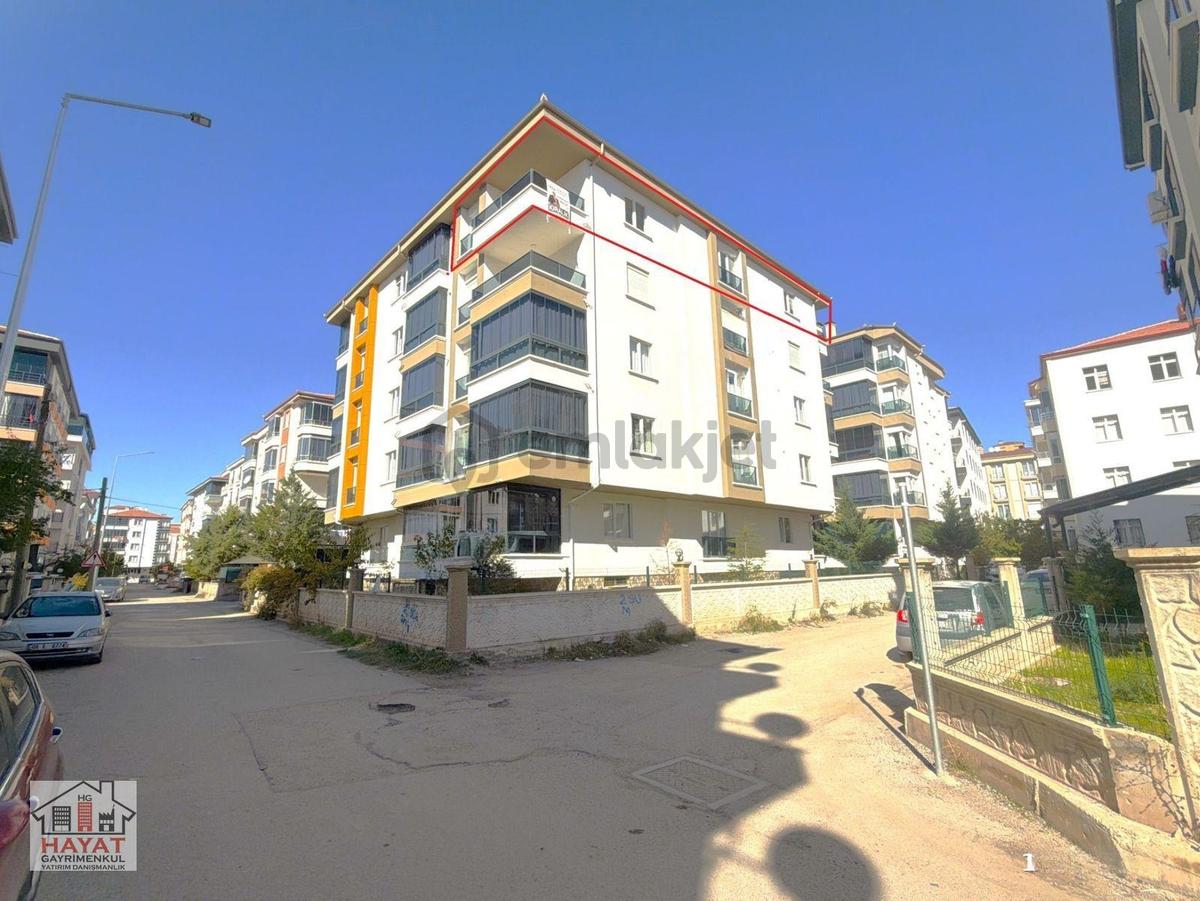 Paşacık Mahallesinde Sıfır Ayarında (merkezi Konumda) Kiralık 3+1 Daire