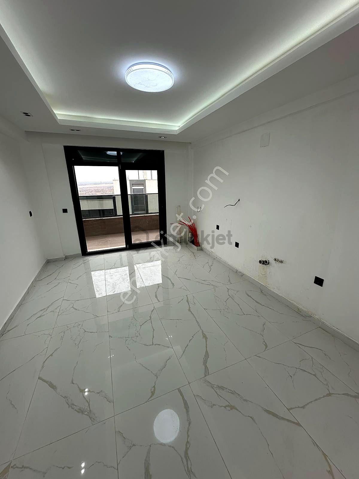 Oğuzeli Kurtuluş'ta 444 M² Arsa Üzerinde Sıfır 4 Katlı 3+1 Satılık Villa - 12