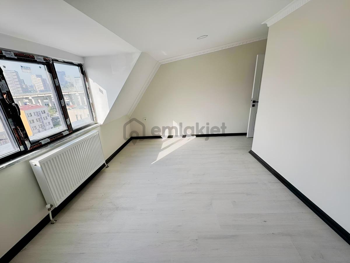 Bayrampaşa'da Teraslı Satılık 3+1 Sıfır Daire - 26