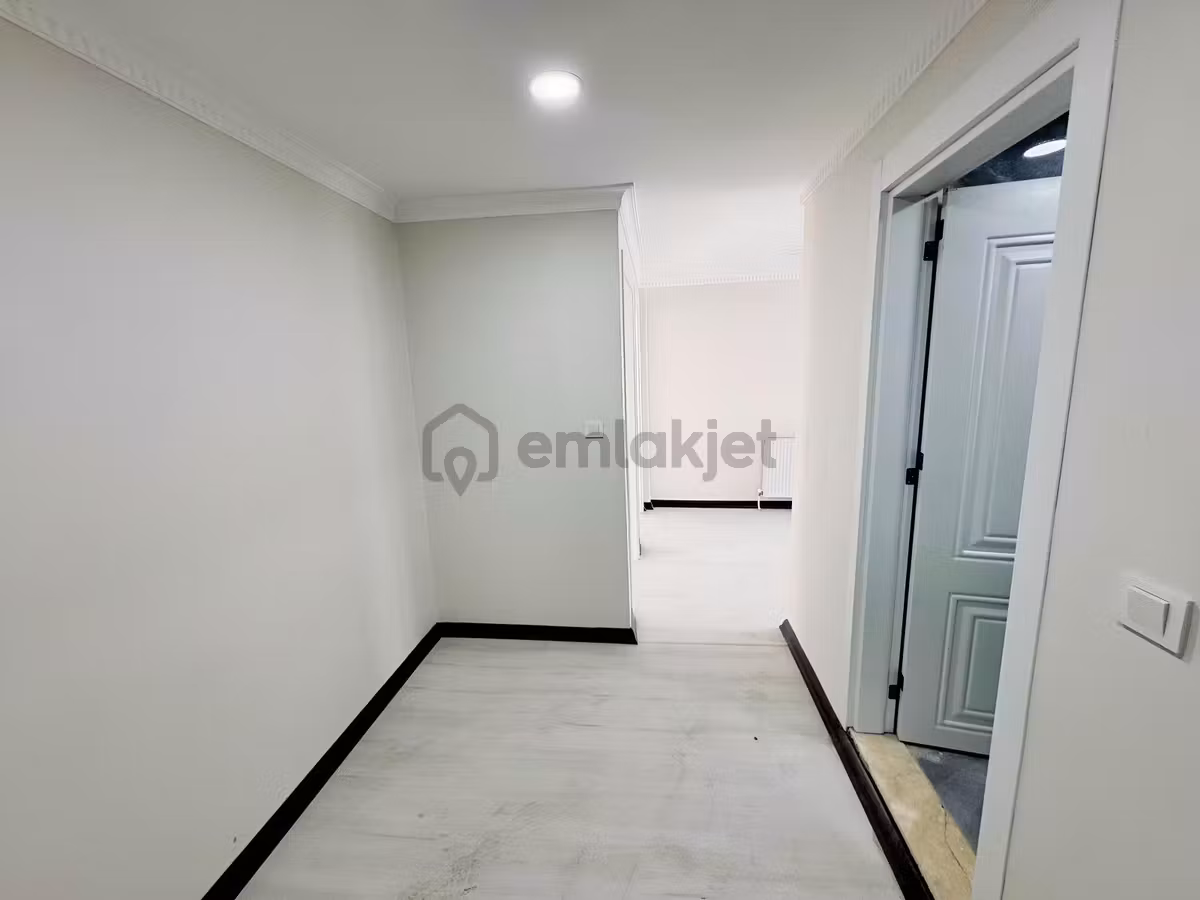 Bayrampaşa'da Teraslı Satılık 3+1 Sıfır Daire - 13