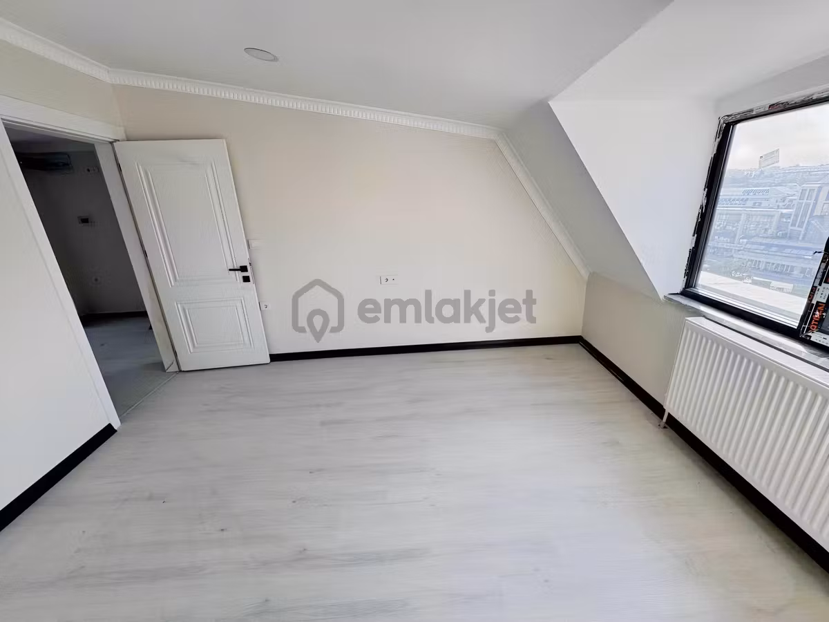 Bayrampaşa'da Teraslı Satılık 3+1 Sıfır Daire - 3