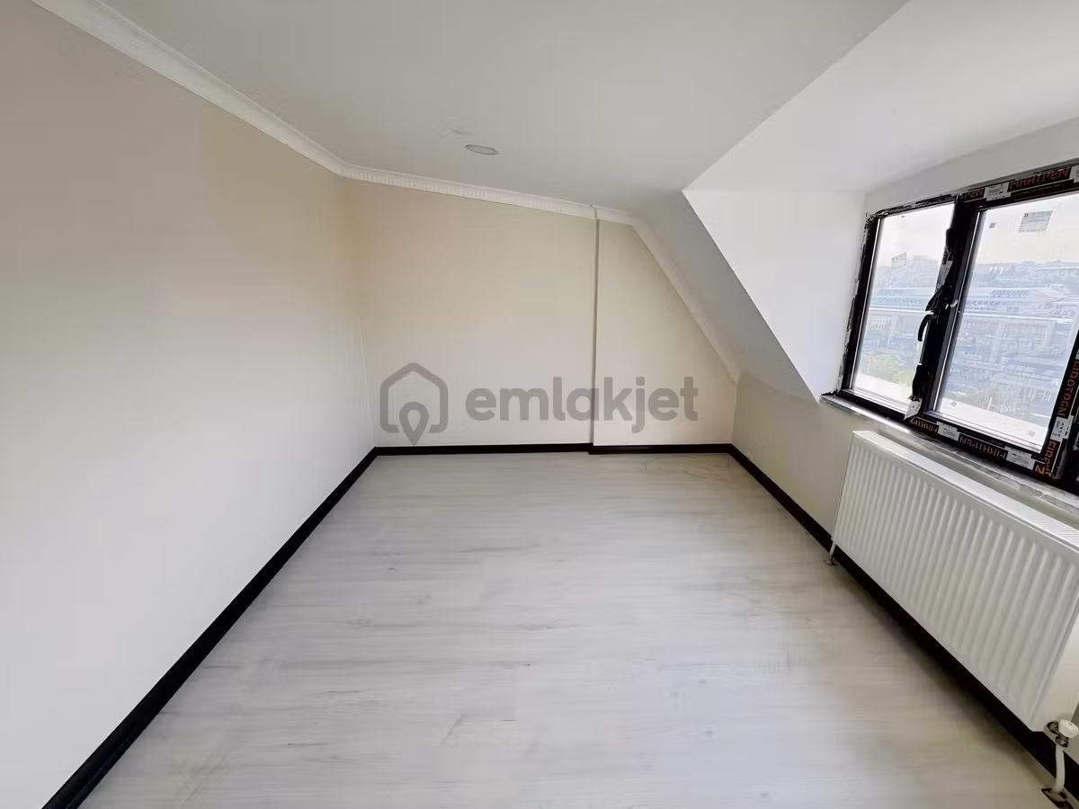 Bayrampaşa'da Teraslı Satılık 3+1 Sıfır Daire - 7