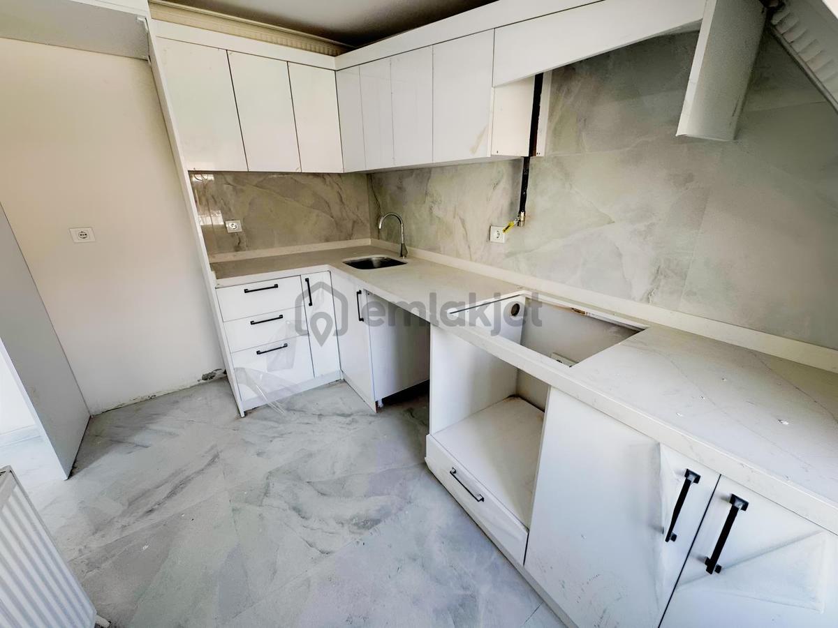 Bayrampaşa'da Teraslı Satılık 3+1 Sıfır Daire - 31