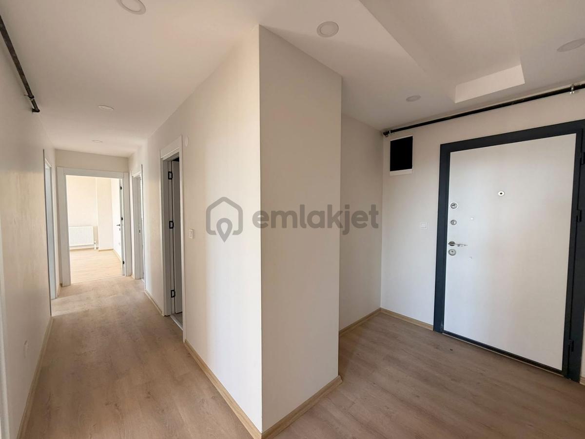 Mertcan'dan Velibaba İskanlı Açık Balkonlu Ebeveyn Banyolu 3+1 - 15