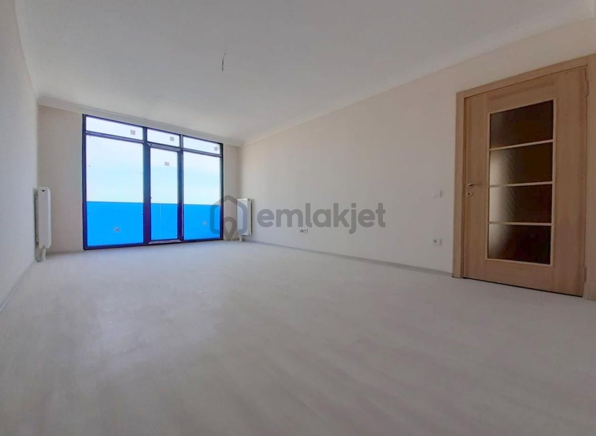 Mertcan'dan Havuzlu Güvenlikli Sitede Ara Kat 2+1 Daire