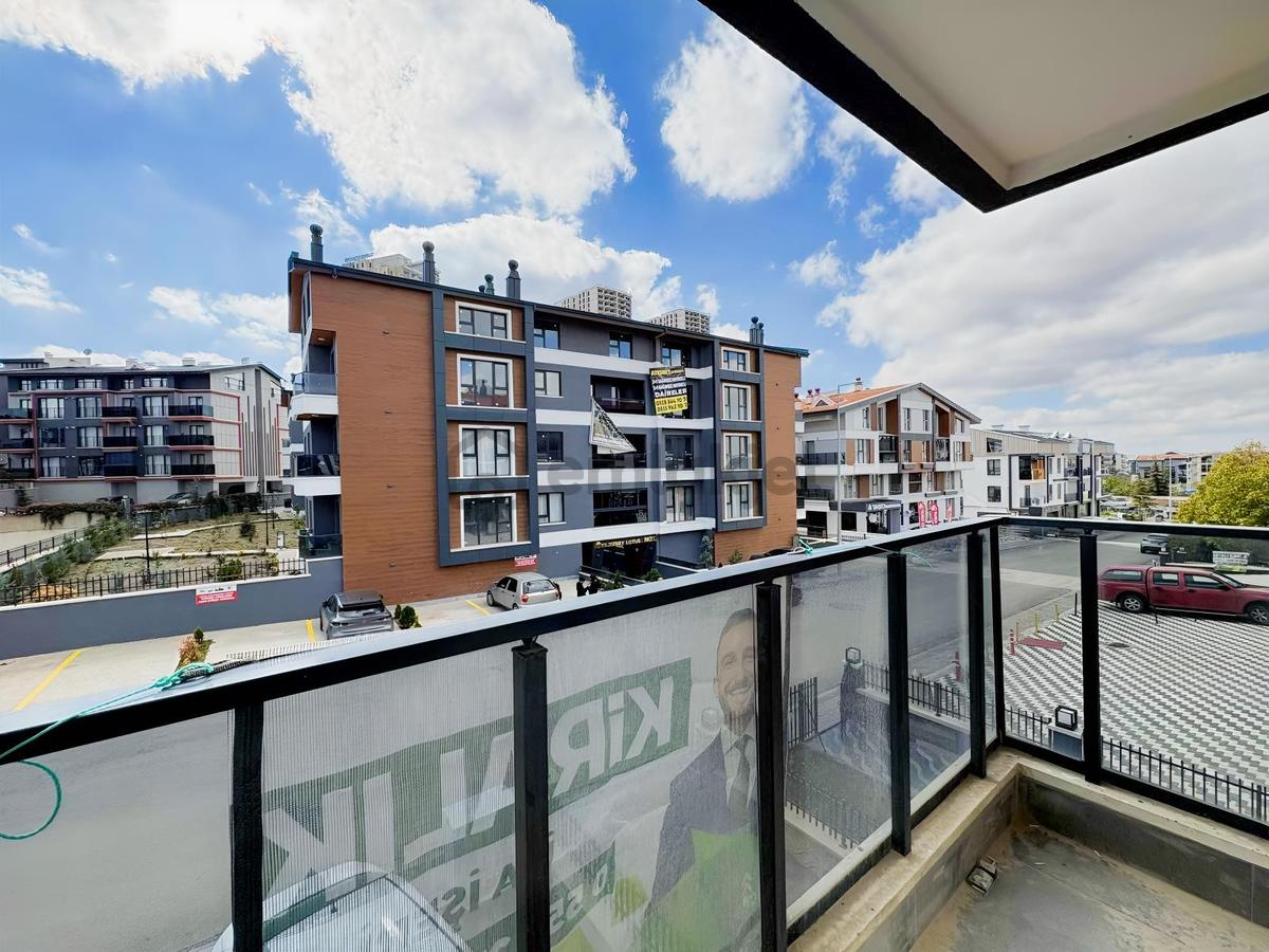 İncek'te Ara Kat Güney Cephe Bulvar Yakını Fiber Altyapı Esyalı - 19