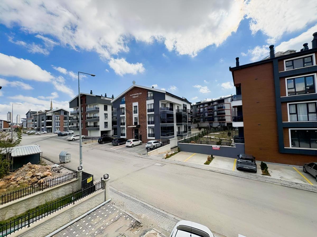 İncek'te Ara Kat Güney Cephe Bulvar Yakını Fiber Altyapı Esyalı - 18