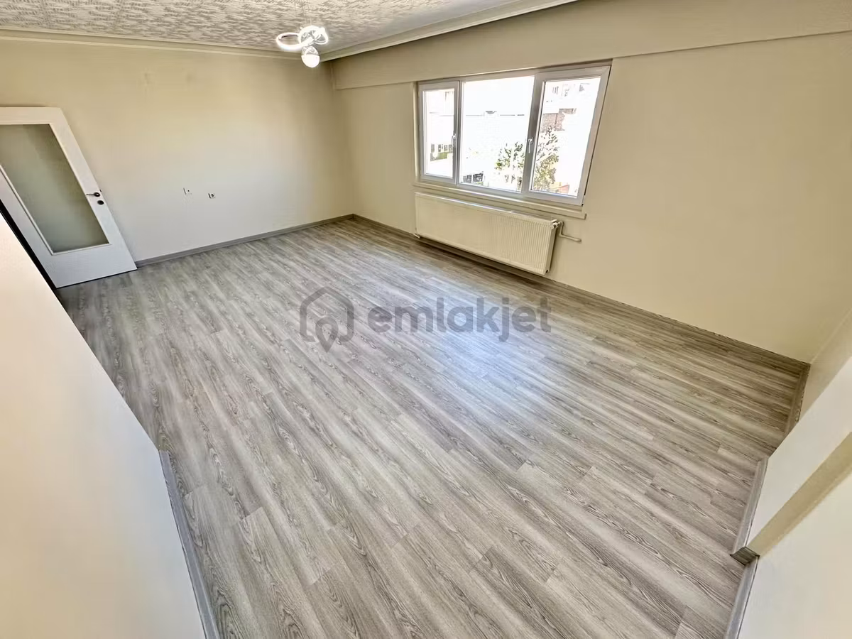 Ulukan'dn Elvanket'te Şehir Manzaralı !! Kış Bahçeli 4+1 Teras ! - 11