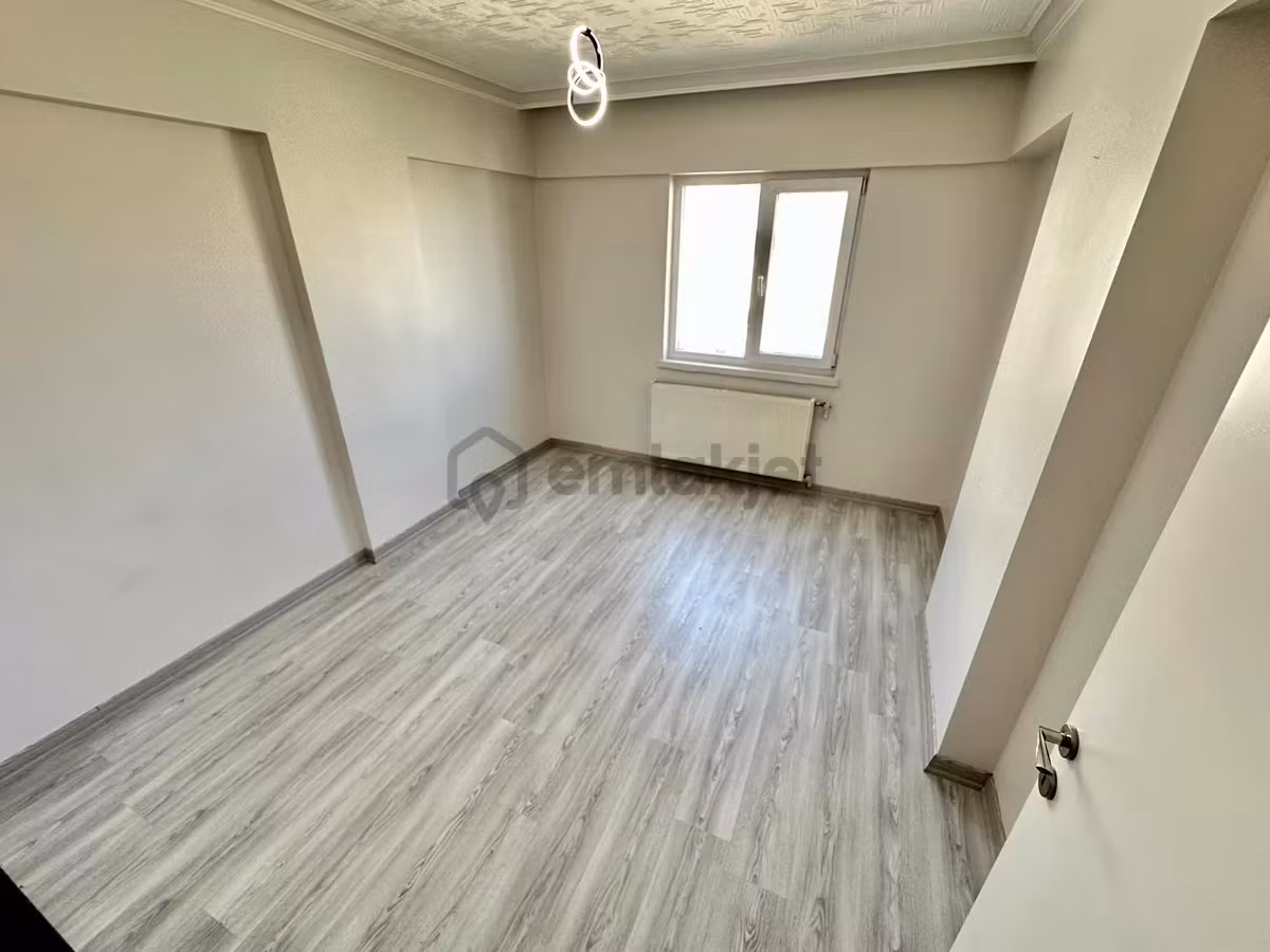 Ulukan'dn Elvanket'te Şehir Manzaralı !! Kış Bahçeli 4+1 Teras ! - 17