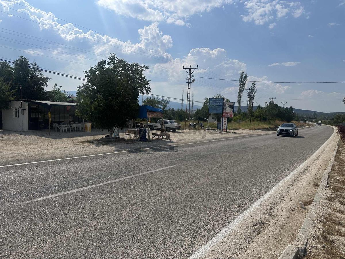 Antalya Denizli Otoyolunda Turizm Ruhsatlı Tesis