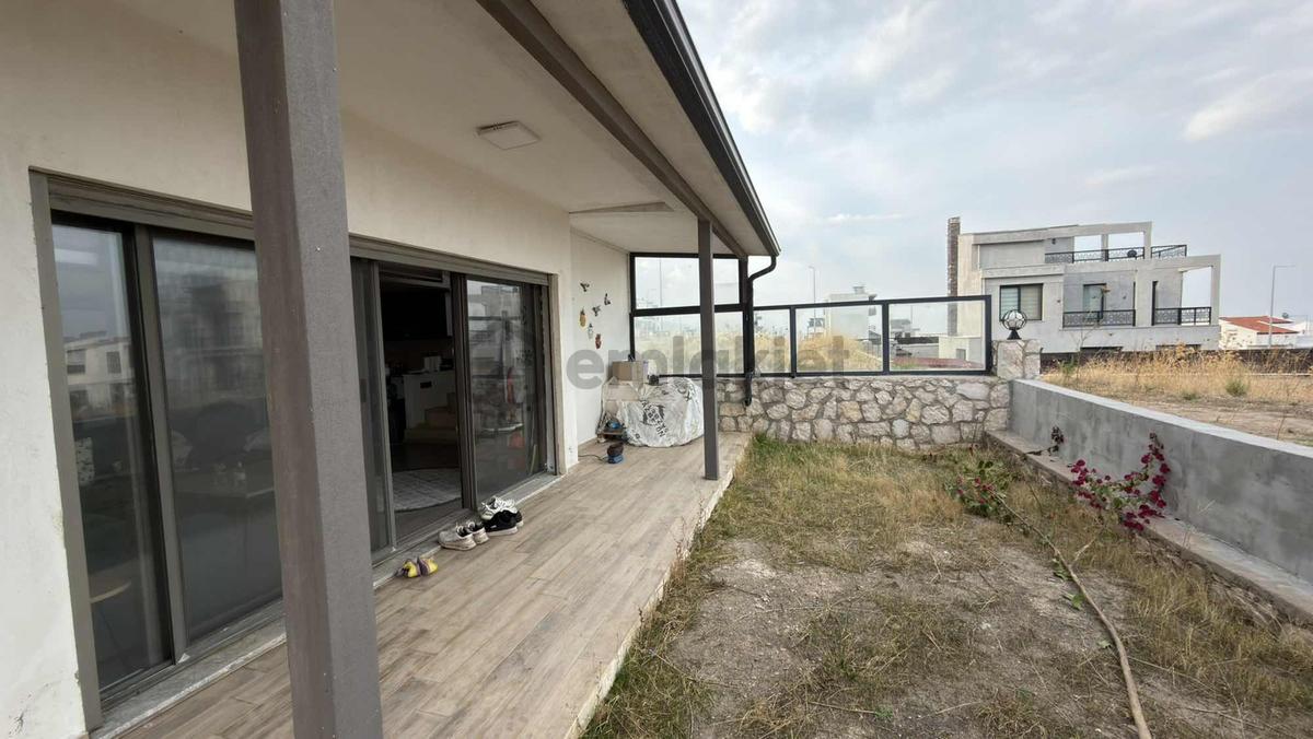 Deniz Manzaralı Full Eşyalı Devamlı Kiralık Lüks Villa - 19