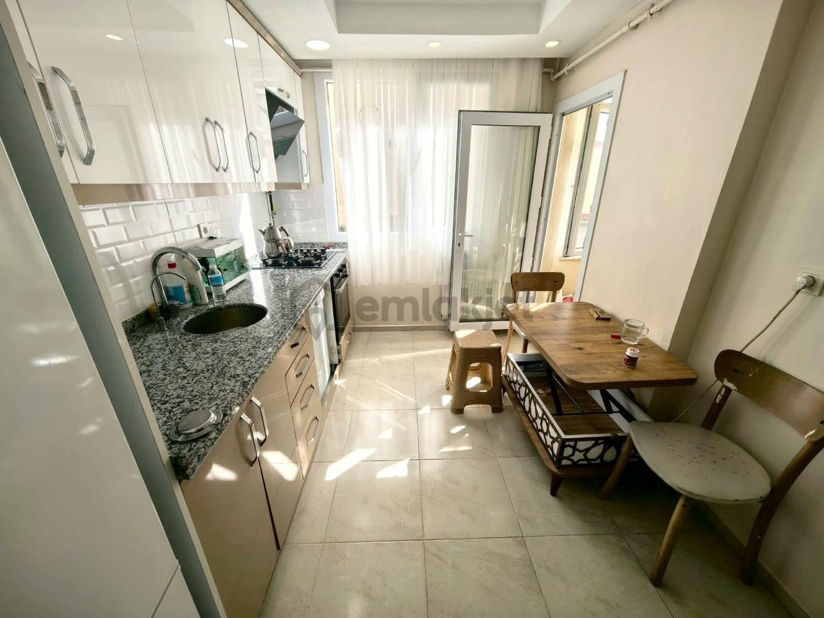Aslı Emlak'tan Gazi Mah Asansörlü Kat 1 - 40