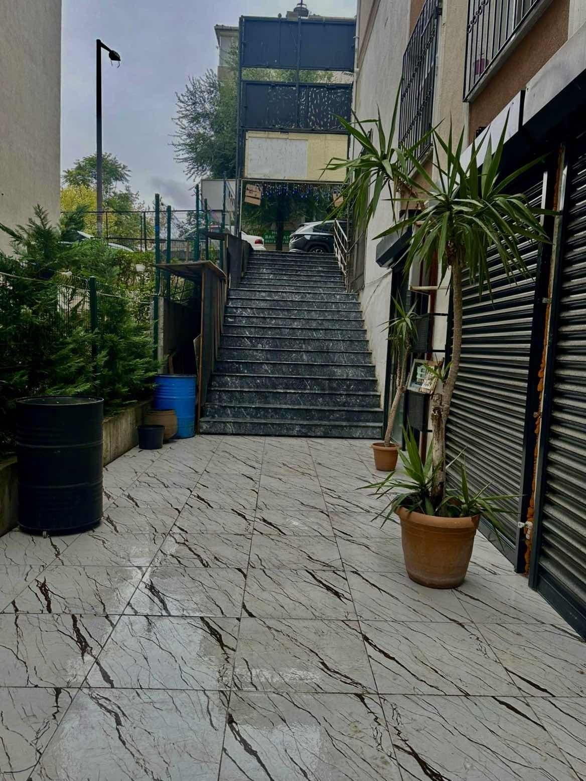 Engin Erdem'den Merterde Kiralık Dükkan - 9
