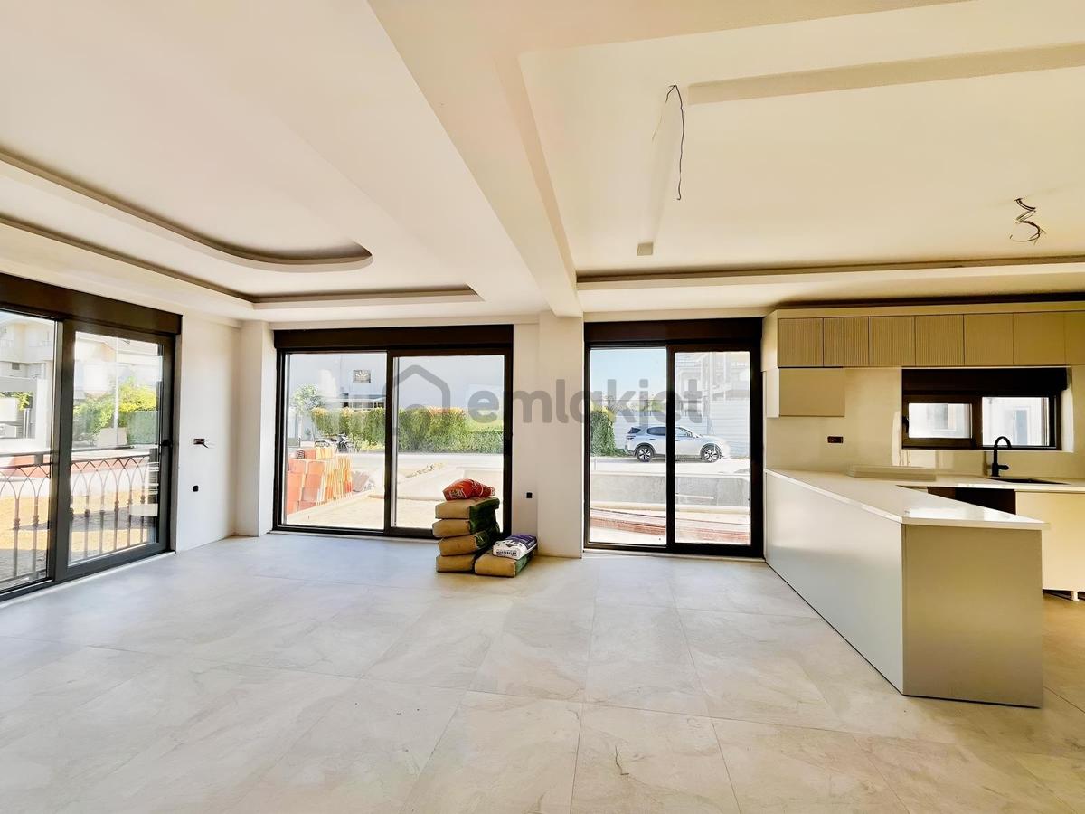 Boğazkentte 4.5+1 Müstakil Havuzlu Villa - 10