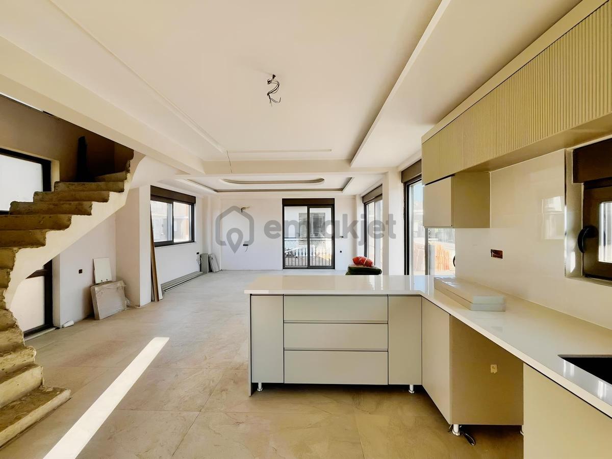 Boğazkentte 4.5+1 Müstakil Havuzlu Villa - 3