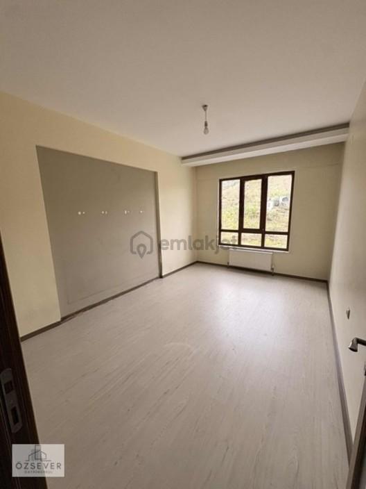 Cadde Üstü Kiralık Daire - 2