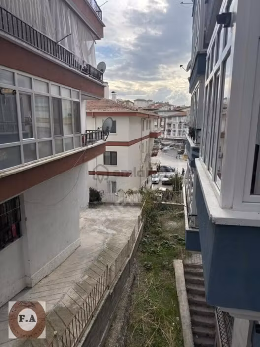 Kat Konumunda 3+1 Cepheleri Açık Satılık Daire - 13