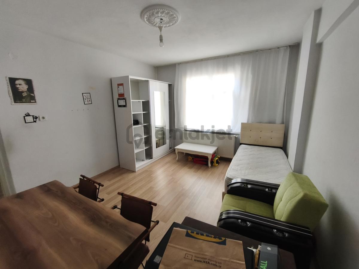 Geniş Kullanışlı 3+1 Den 2+1'e Çevrilmiş Satılık Daire - 8