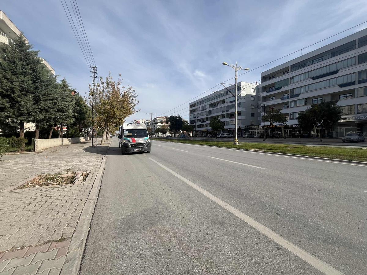 Aslanlı Kışla Cadde'sine Cephe 3+1 Satılık Hesaplı Daire - 4