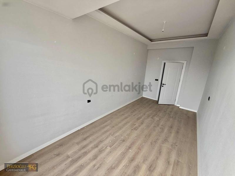 Terzioğlu'ndan Kadıköyde 2+1 Ara Kat Ön Cephe Deluxe Daire - 23
