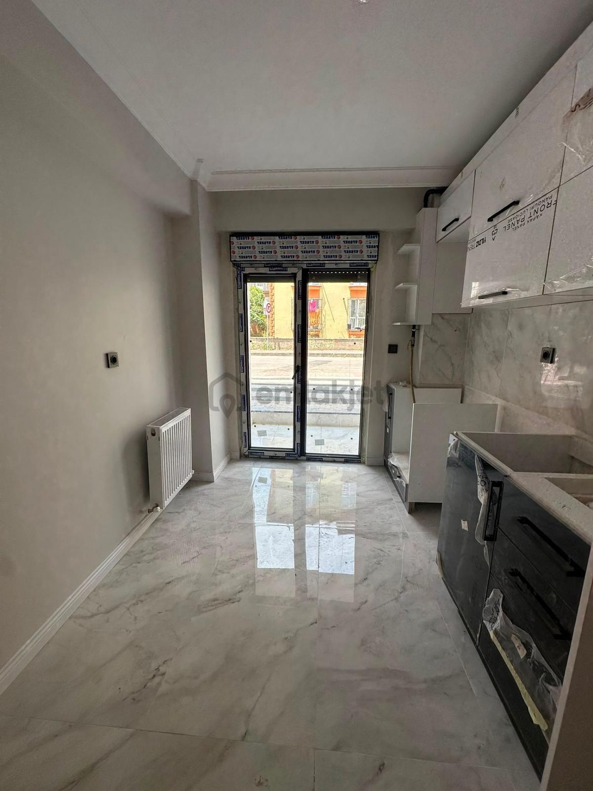 Mertcan'dan Hürriyet Mah Balkonlu 3+1 Ebeveyn Banyolu Lüks Daire - 20