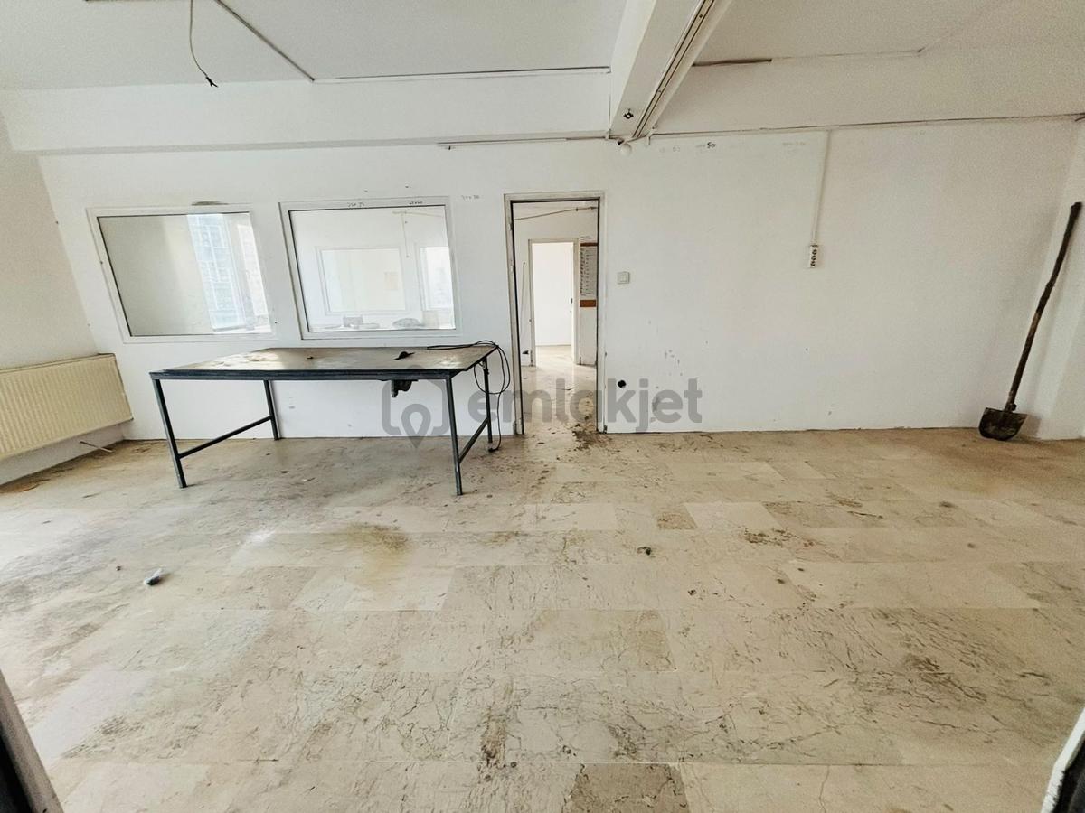 Mertcan'dan E-5'e Cephe 450 M2 Kullanım Alanlı İş Yeri - 19