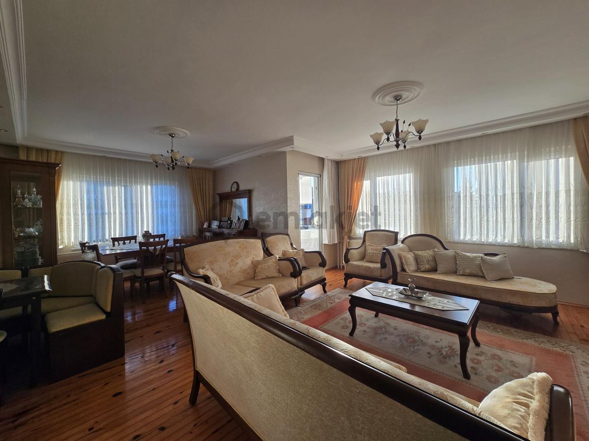 Cumhuriyet Sitesi 3+1 140 M² Satılık Daire - 6