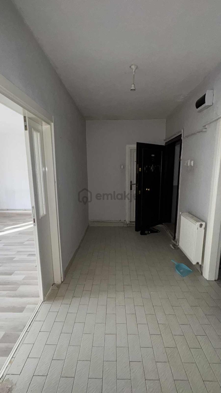 Kadınana Caddeainde Par Afyon Avm Yürüme Mesafesinde - 6
