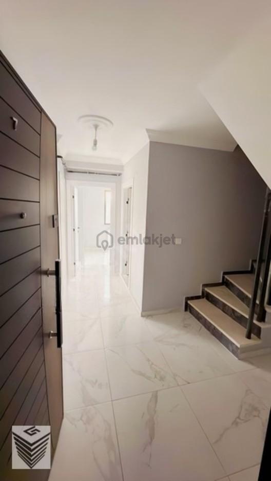 2+1 Üst Dublex..eminevim Vs Uygun..130 M2..kullanışlı..teraslı