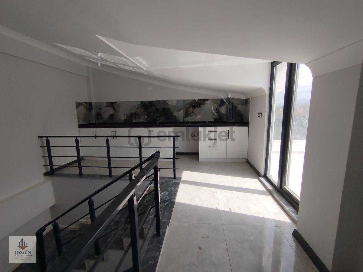 Özgünden İskelede 5+1 Bahçeli Tribleks Villa - 27