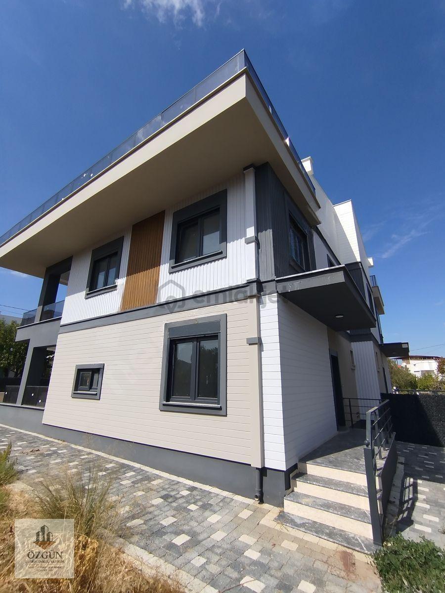 Özgünden İskelede 5+1 Bahçeli Tribleks Villa - 2