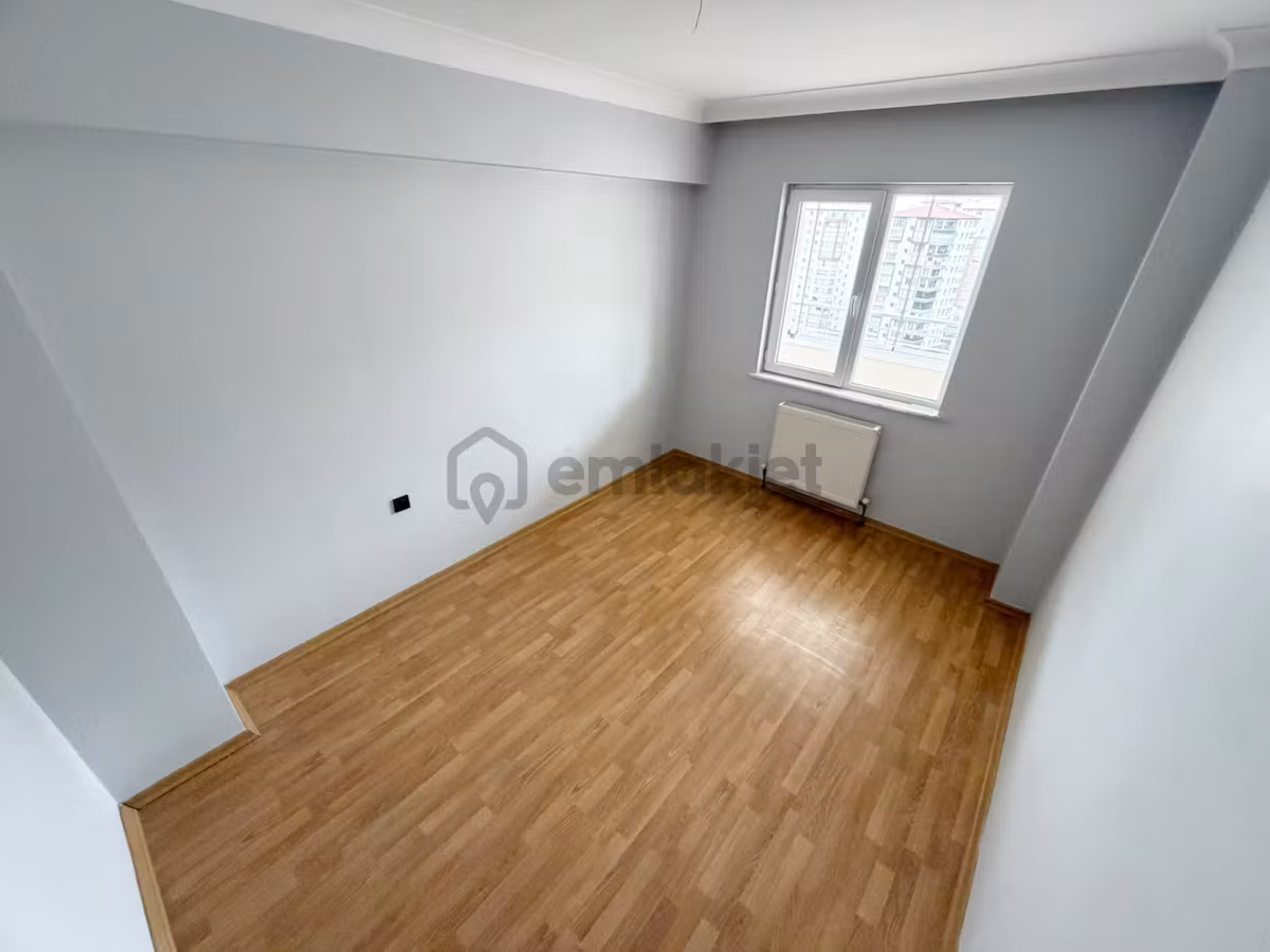 Yenimahalle Cadde Üzeri Sitede 3+1 (teras Balkonlu) - 9