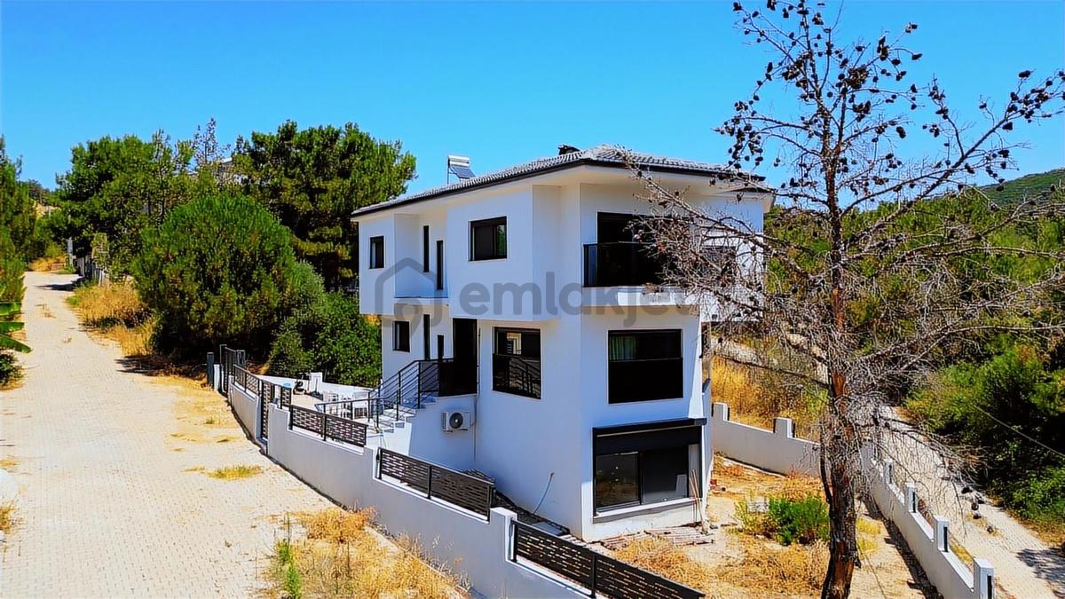 Satılık 5+2 Villa Müthiş Konumda Sizleri Bekliyor - 2