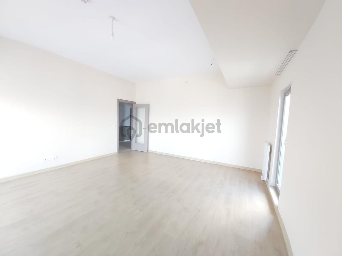Sembol İstanbul A Blok Yüksek Kat Boş 2+1 Satılık Daire - 7