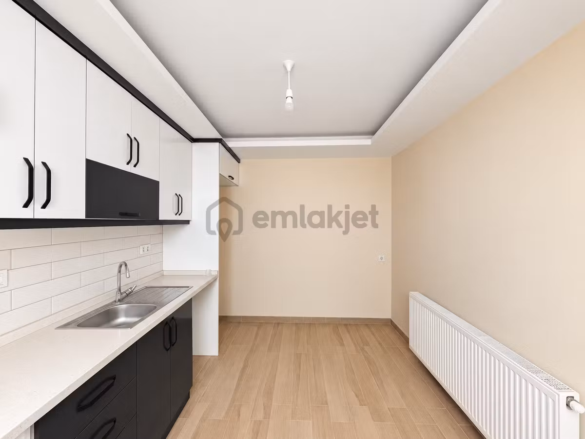 Umas Solutıon'da Cadde Üzeri Kiralık 2+1 Kapalı Mutfak Daire - 9