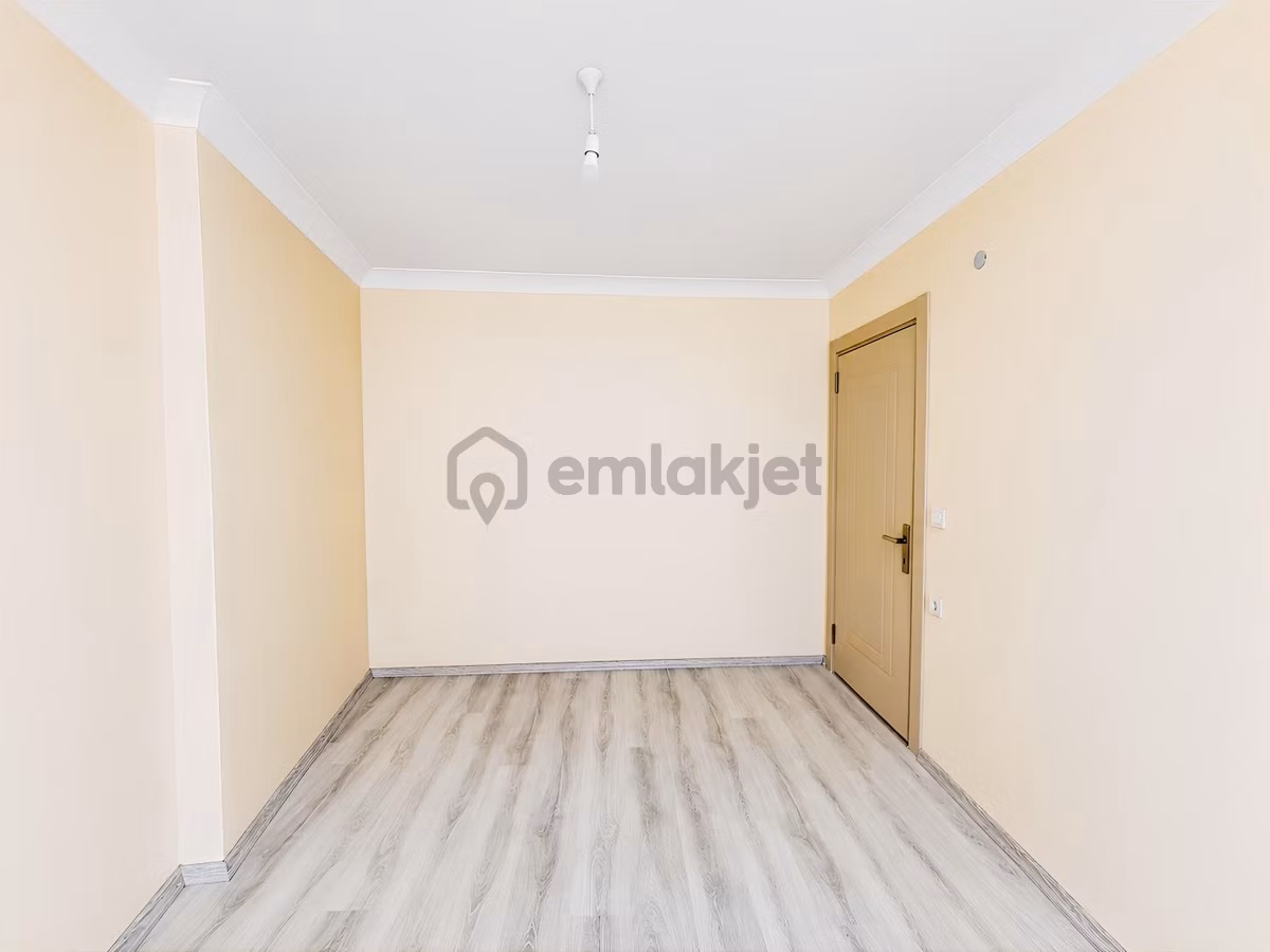 Umas Solutıon'da Cadde Üzeri Kiralık 2+1 Kapalı Mutfak Daire - 18
