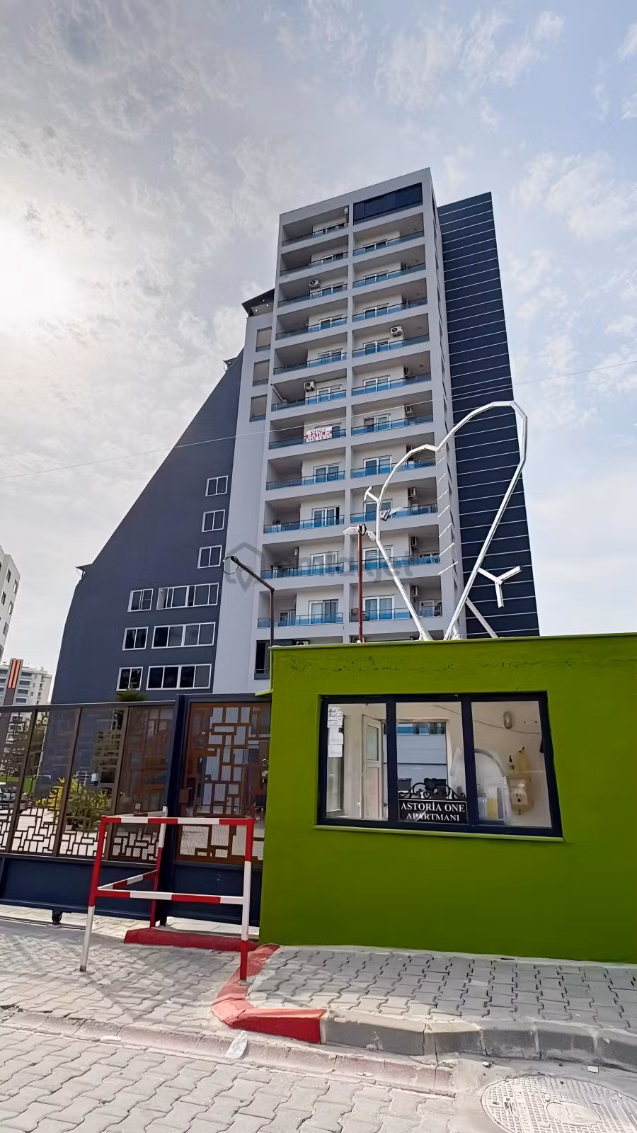 Çiftlikköyde 2+1 Olmaya Aday, 25 M² Teraslı, Eşyalı Satılık 1+1 - 20