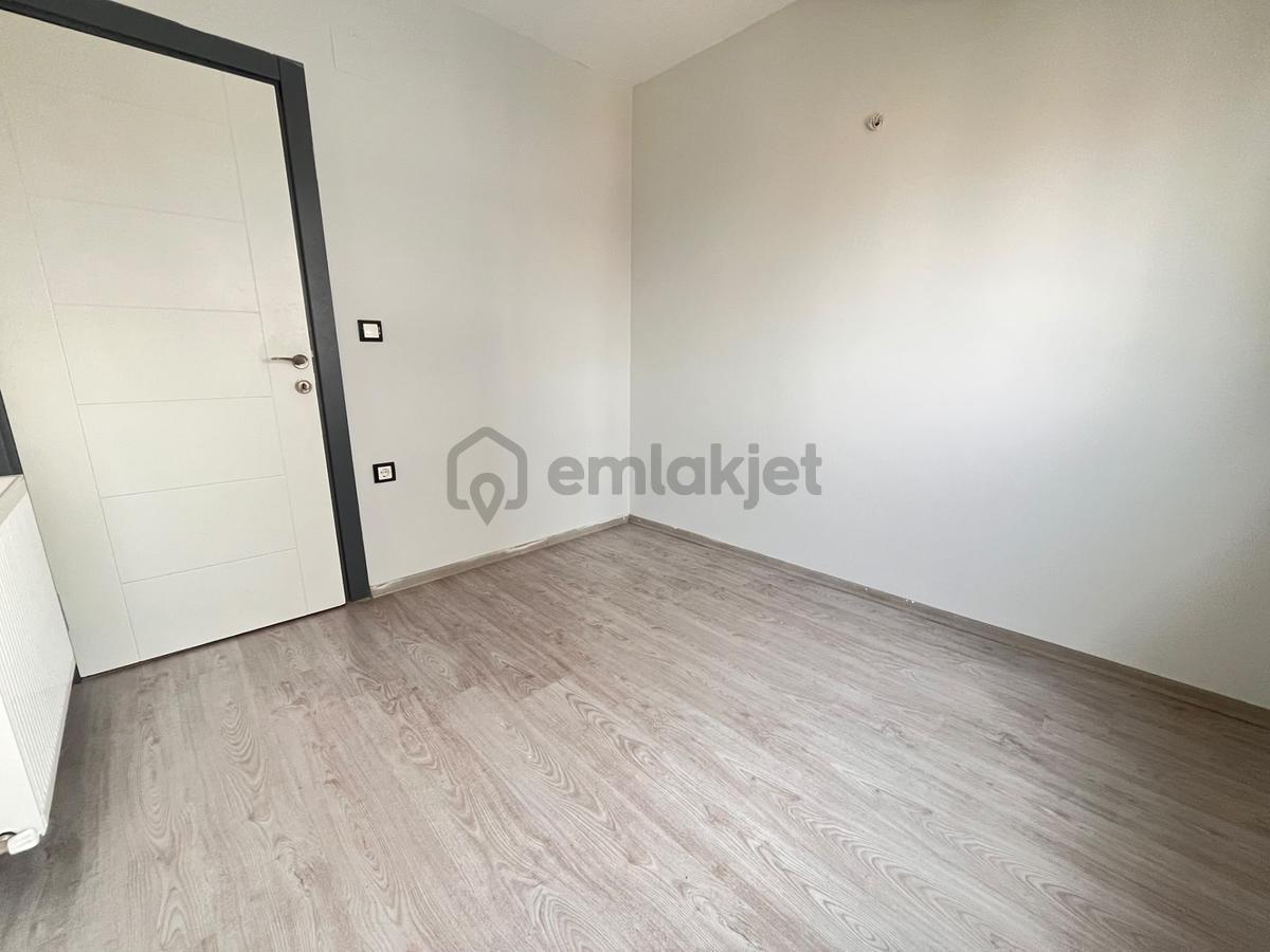 Mithatpaşa'da 3+1 Dogalgazlı Merkezi Konum Daire - 11