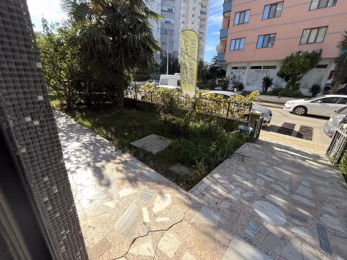 Mükemmel Konumda Kiralık Depolu Dükkan - 20