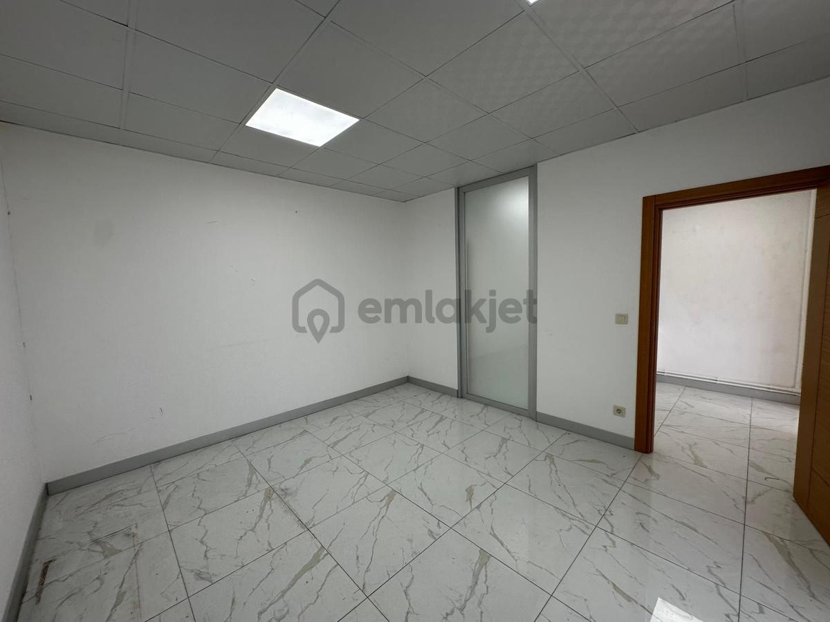 Aydaş İş Merkezinde 1+1 Kiralık Ofis - 3