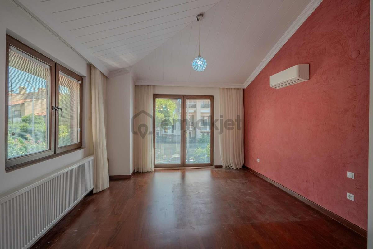 Atiker'den Denize Yakın Marmaris'te Satılık Havuzlu Villa - 21
