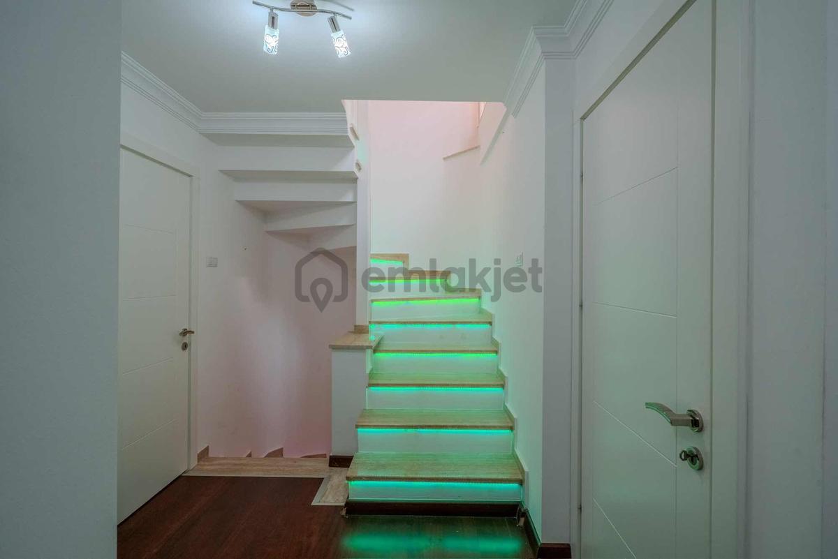 Atiker'den Denize Yakın Marmaris'te Satılık Havuzlu Villa - 26