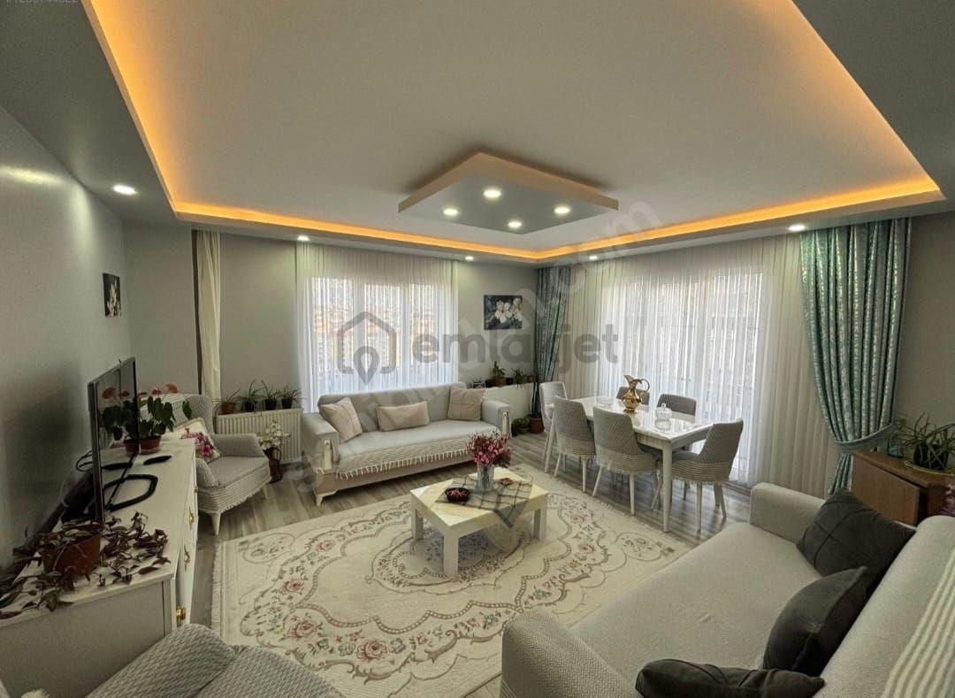 Yeni Mahallede Merkezi Konumda 3+1 Satılık Daire - 2