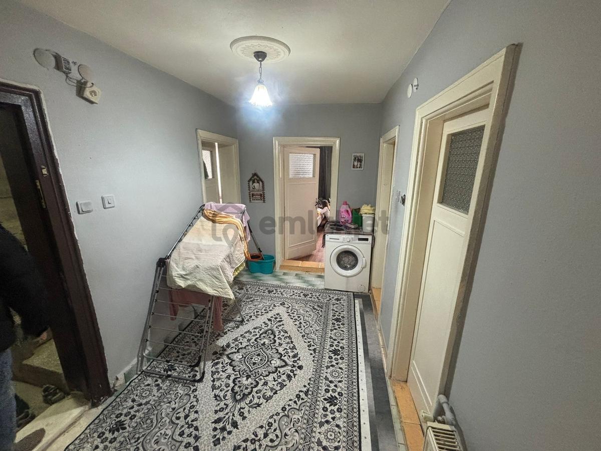Gündoğdu'da Satılık 3 Katlı Bina 178 M2 Arsa İçersinde - 23