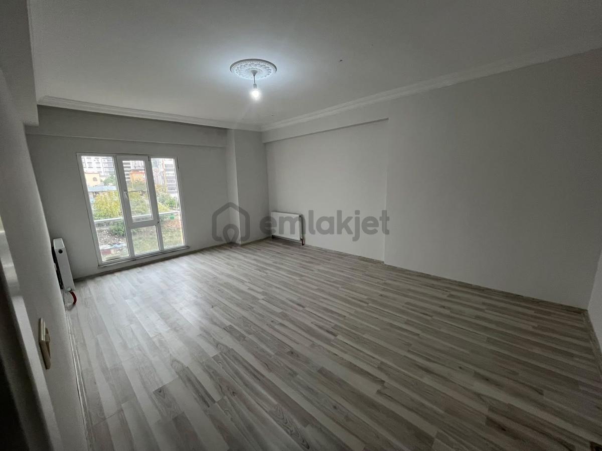 Amazon'dan Tıp Fakültesi Karşısı Cadde Üzeri Geniş 4+1 Daire!! - 3